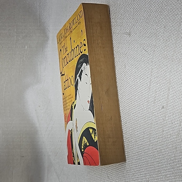 3/$10 The Concubine's Tattoo (Sano Ichiro Novels Book 4) - Picture 6 of 10